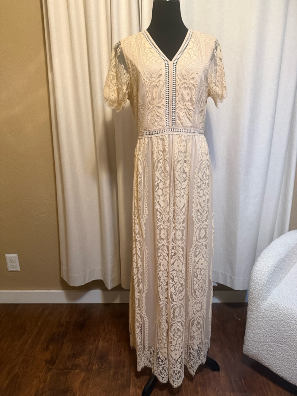 Ivory Lace V‑Neck Maxi Dress